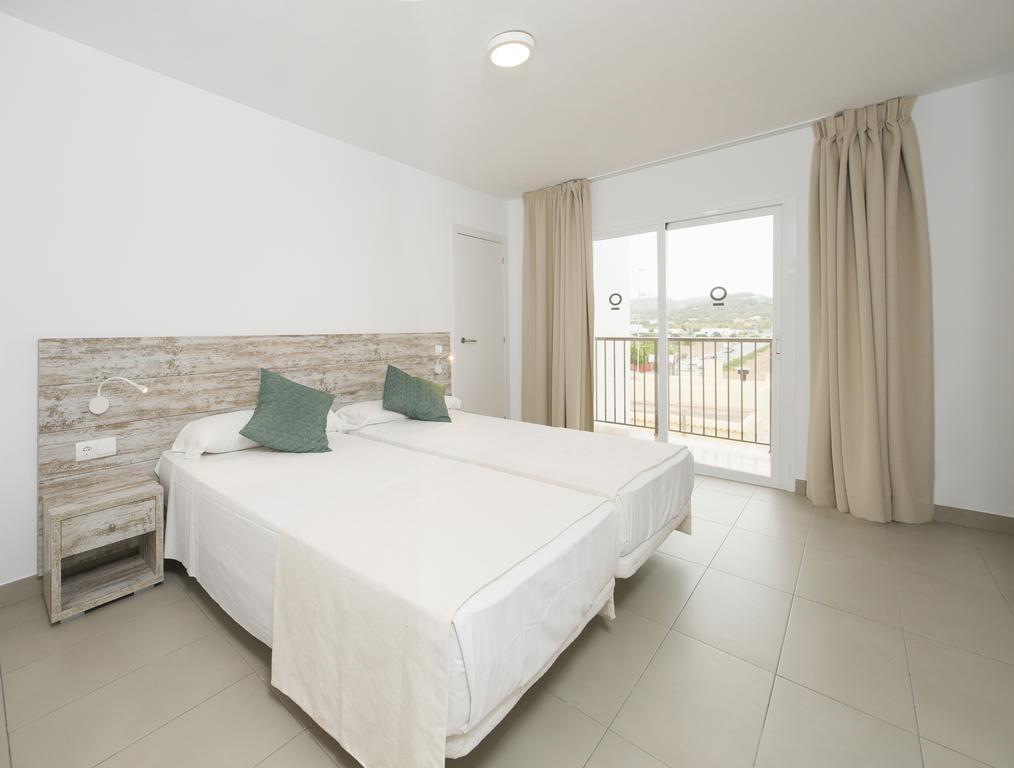 Apartamentos Vibra Riviera Сан-Антонио-Абад Экстерьер фото