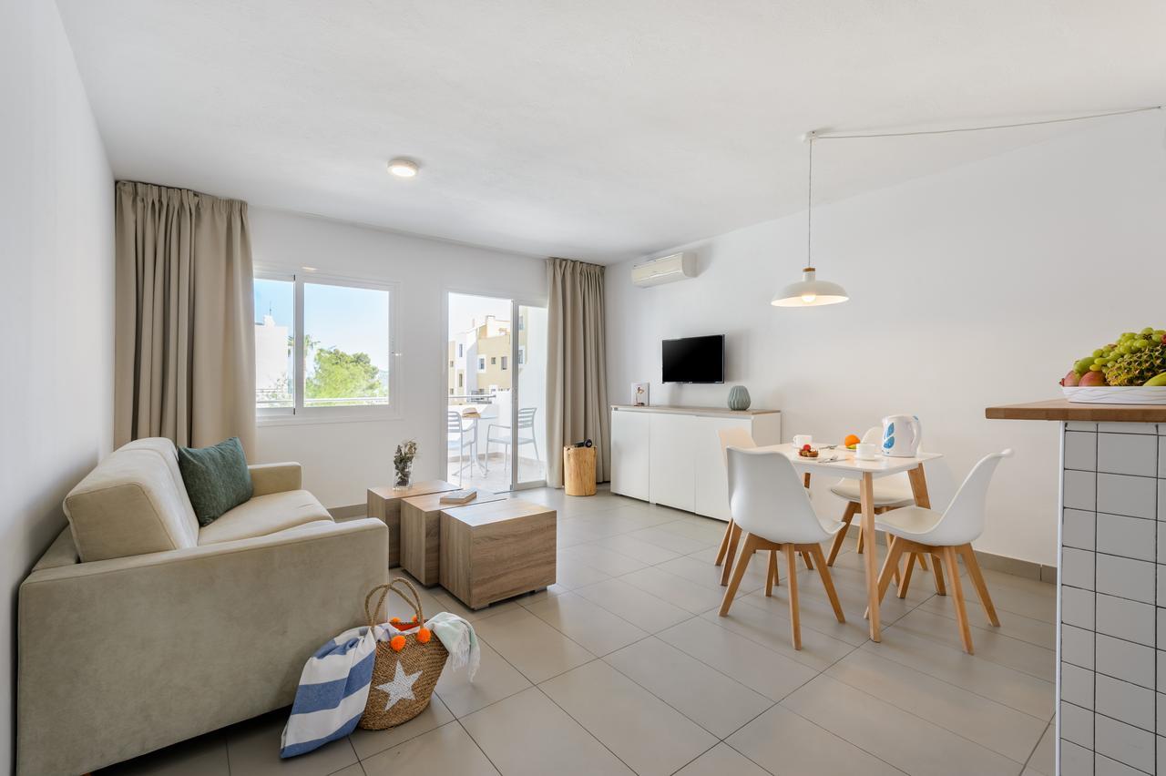 Apartamentos Vibra Riviera Сан-Антонио-Абад Экстерьер фото